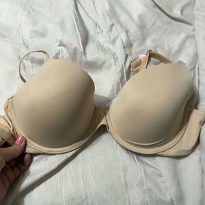 Victoria’s Secret Pink Everywhere T-shirt Bra